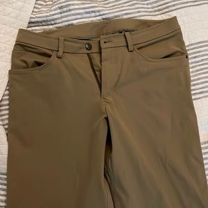 EUC Lululemon ABC Pant 33x32 darker khaki classic fit